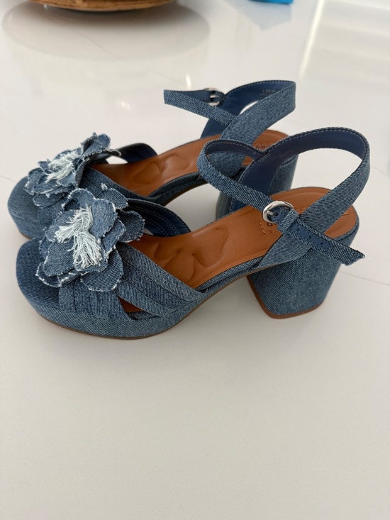 Lucky Brand Shoes - Lucky Brand Marrika Denim Flower Heeled Sandal Chunky Shoes 9.5